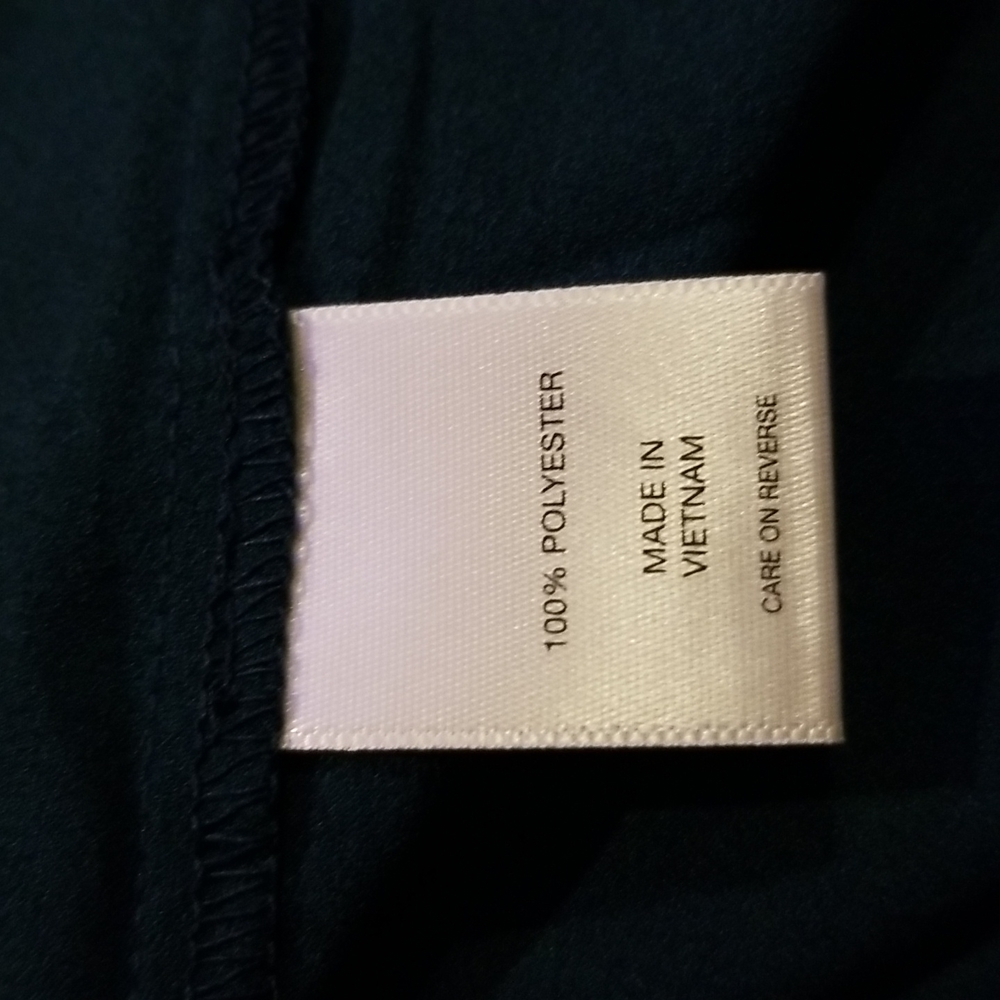 🌺NEW YORK & COMPANY V-neck- Roll-Sleeve Button-Down - Picture 11 of 12